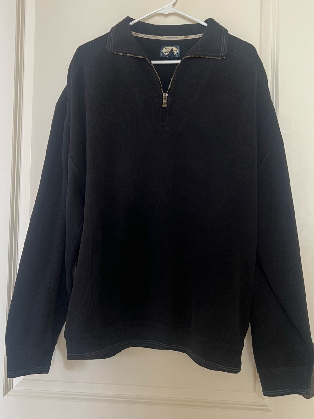 Tommy Bahama Men’s Black Quarter Zip Pullover Sweatshirt. Size L